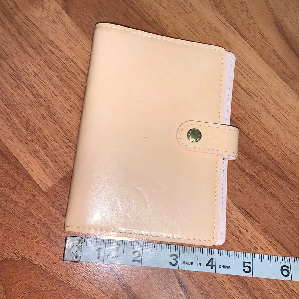 Authentic Louis Vuitton Marshmallow Vernis Leather Agenda